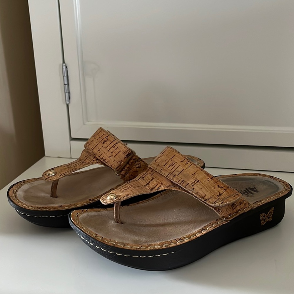 Alegria Carina Cork Pattern Thong Sandals CAR-418 (36)
